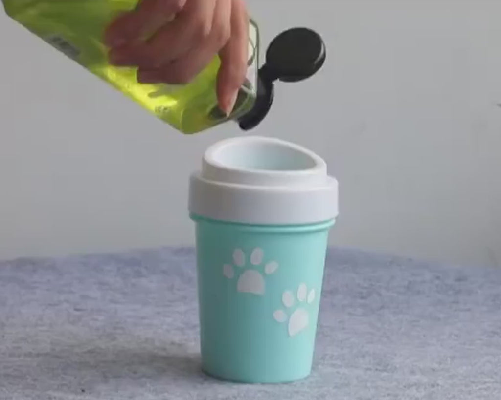 Anti-Spill Silicone Dog Paw Cleaner & Foot Washing Cup