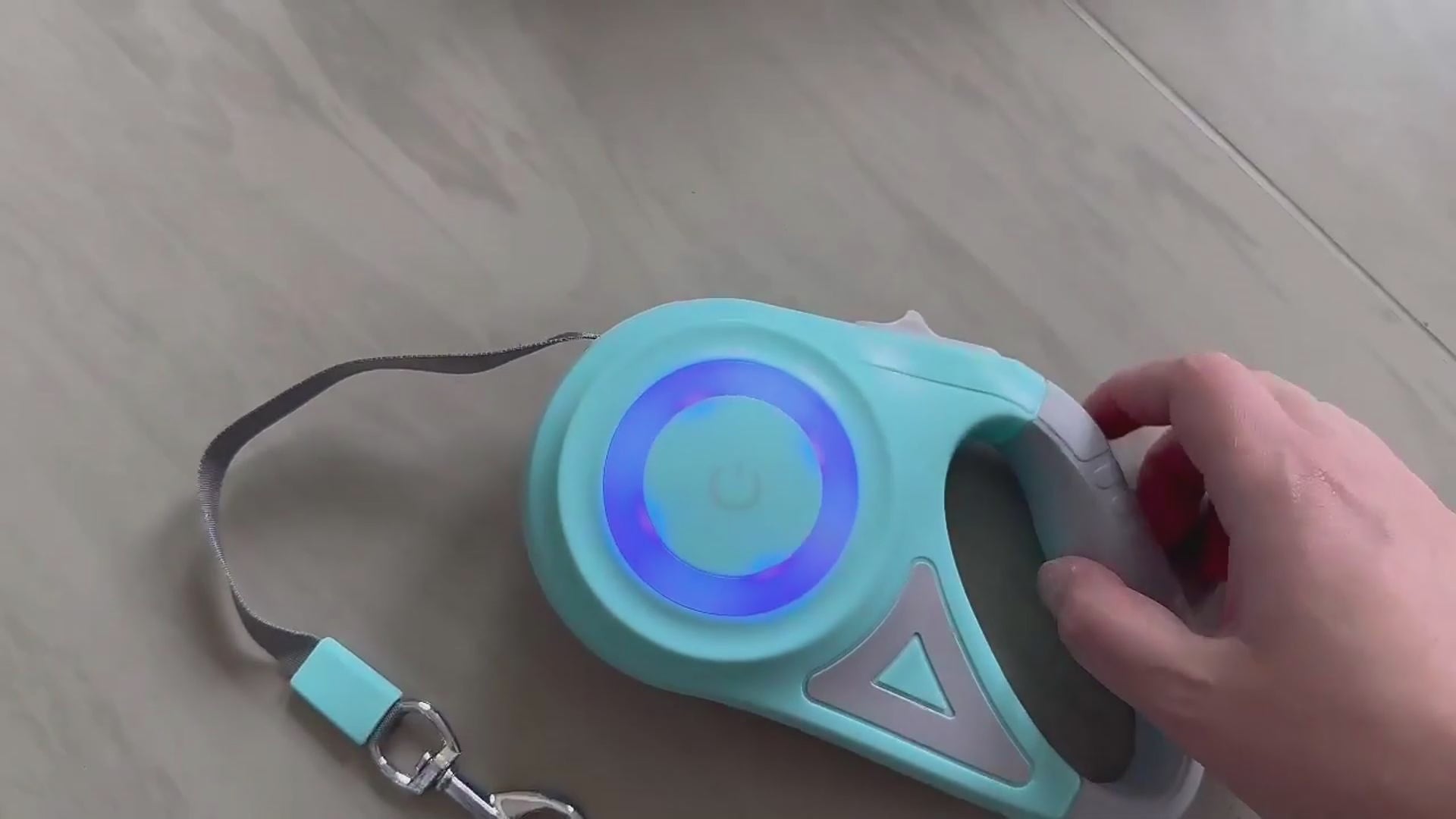 Automatic Retractable Dog Leash with Spotlight & Collar Set